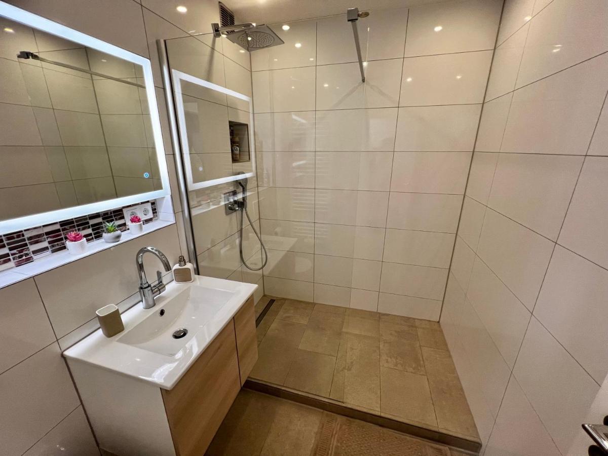 Lilis Apartment mit Balkon - Housity