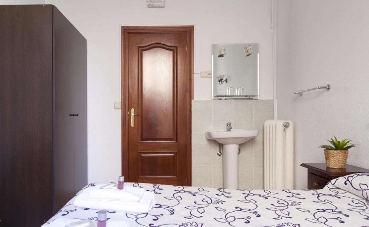 Hostal Condestable - Housity