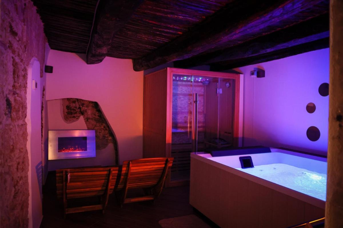 PETRAMARE Charming House - Housity