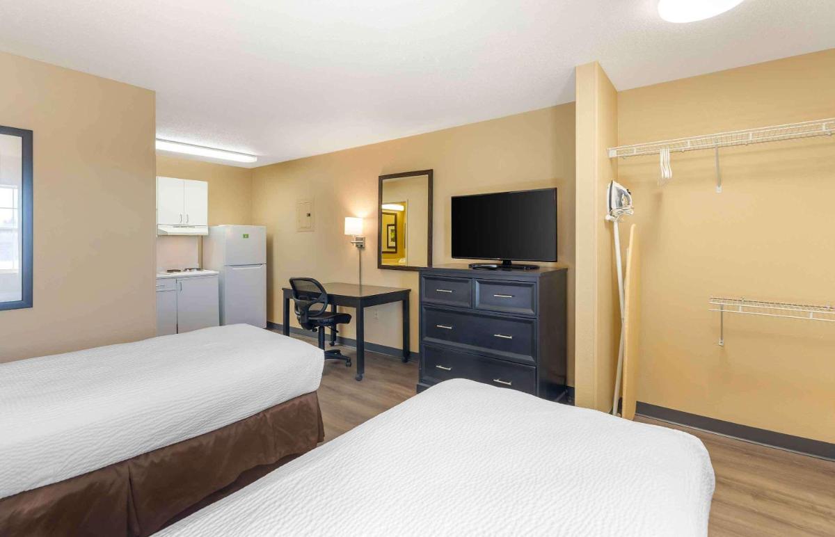 Extended Stay America Suites - St Louis - Westport - E Lackland Rd - Housity