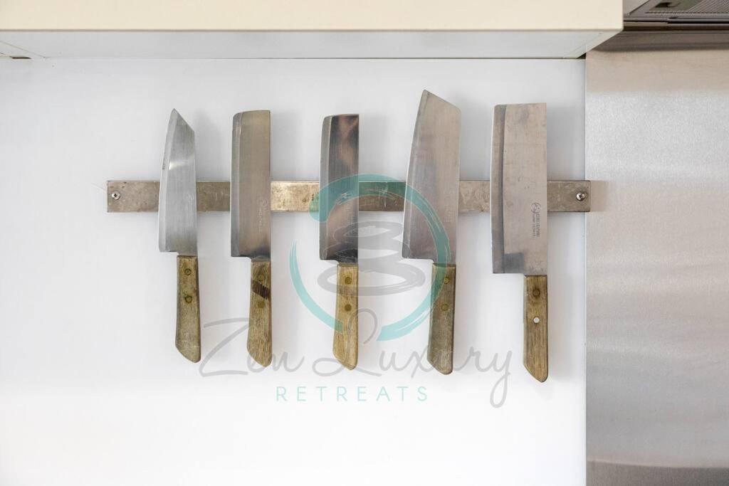 Zen Marina: 1-BR Executive Apartment By The Bay - Housity