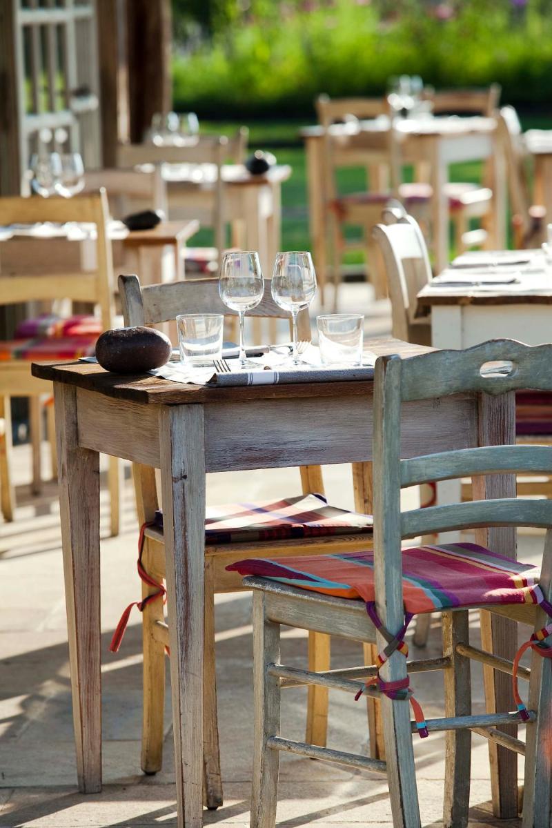 Restaurant ou autre lieu de restauration dans l'établissement Les Sources de Caudalie