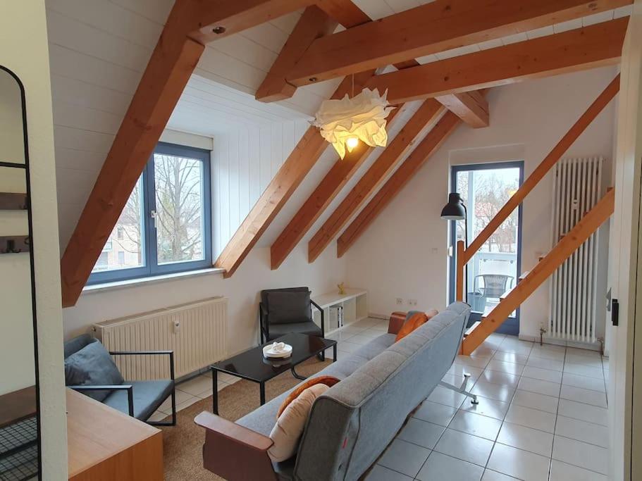 Galerie~Wohnung, Küche & Balkon - Housity