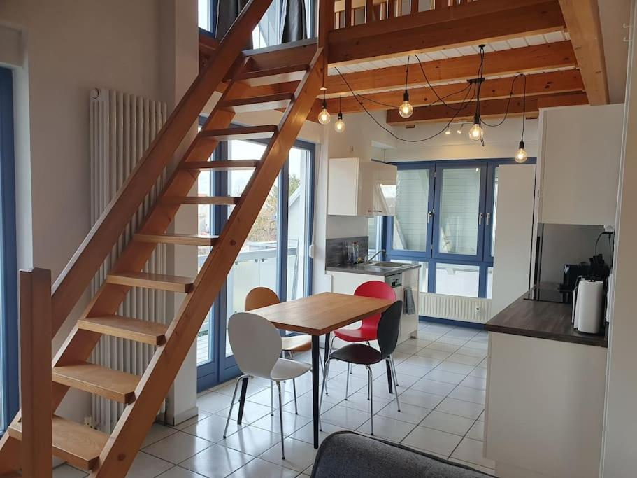 Galerie~Wohnung, Küche & Balkon - Housity