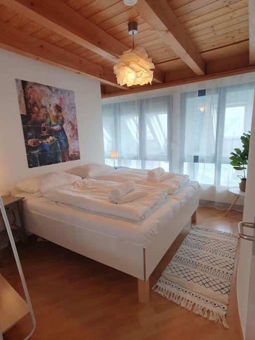 Galerie~Wohnung, Küche & Balkon - Housity