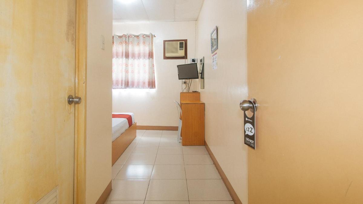RedDoorz @ Asiana Pension Inn Mandaue City - Housity