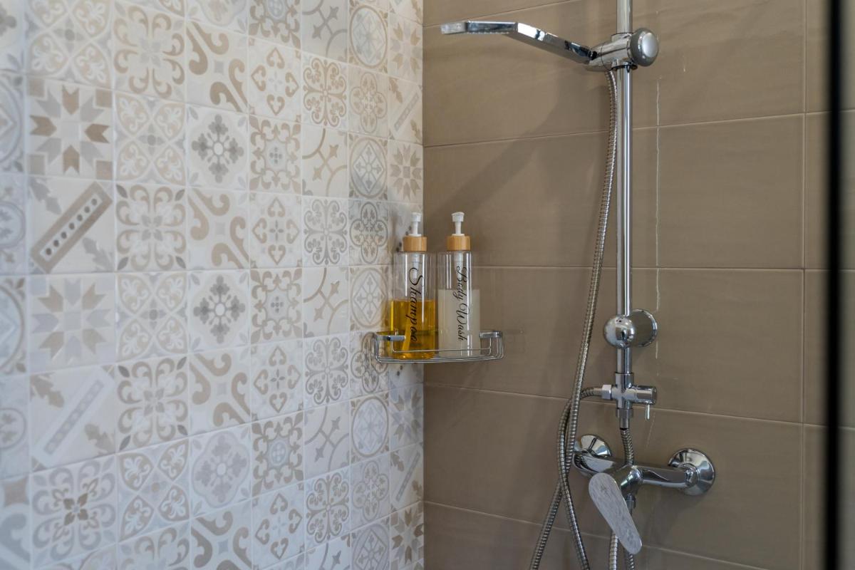 Smilax - Hydruntum Holiday Rooms - Housity