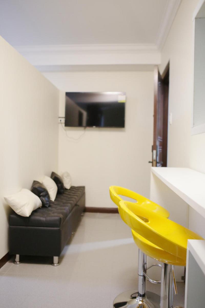 Cr8tive HOMES-Transient Stays Legend Condominiums - Housity