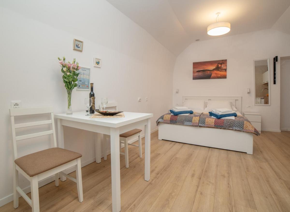 Studio apartment JELI - Housity
