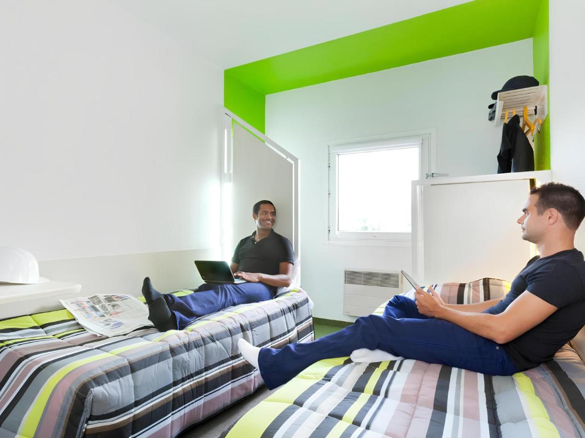 KRYSTAL HOTEL - Housity