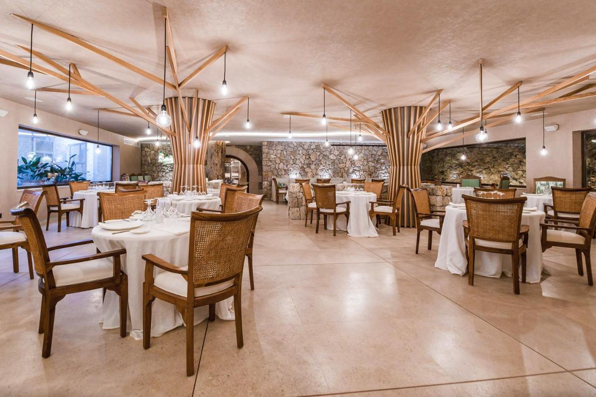 Un restaurante o sitio para comer en Finca Ratxo Hotel, member of Melia Collection