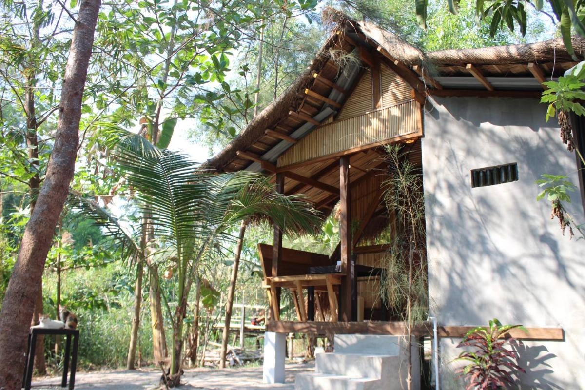 Riverback Sanctuary - Housity