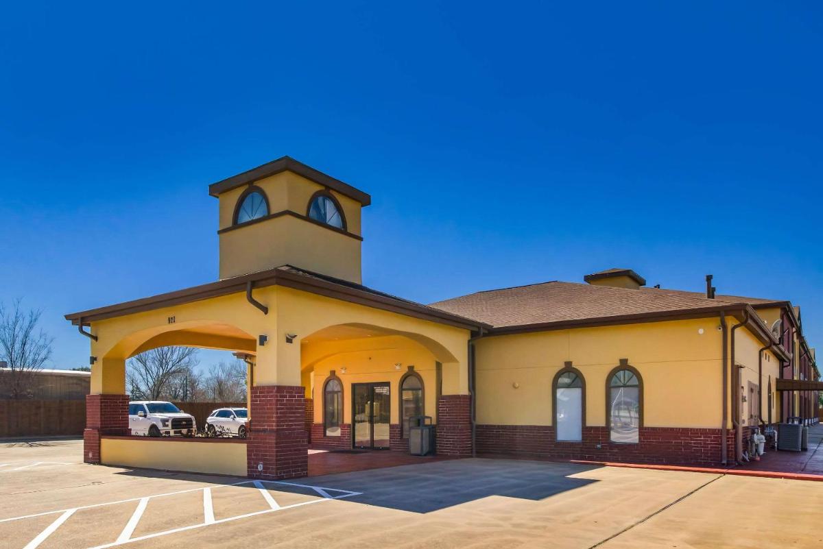 Quality Inn Bay City TX - Housity