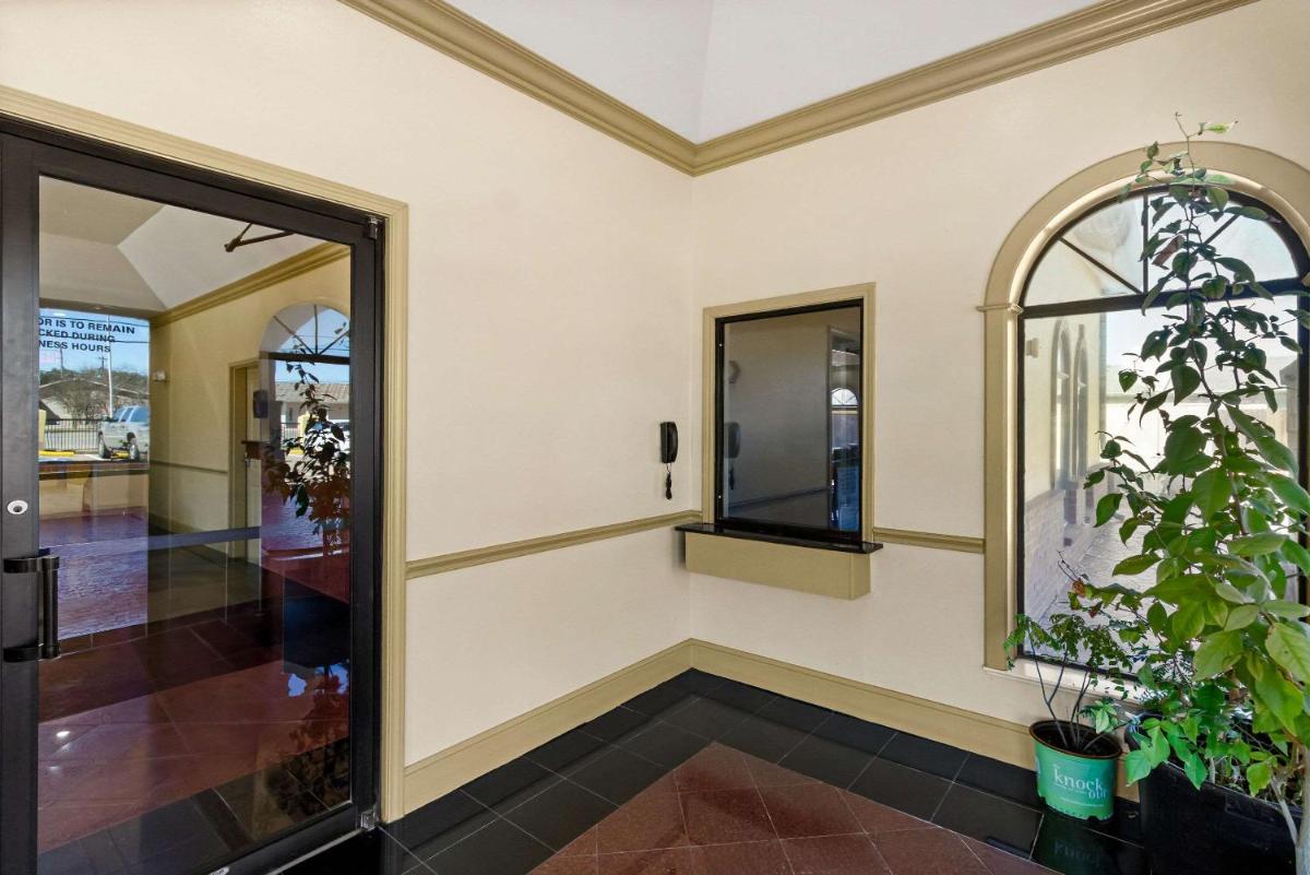 Quality Inn Bay City TX - Housity