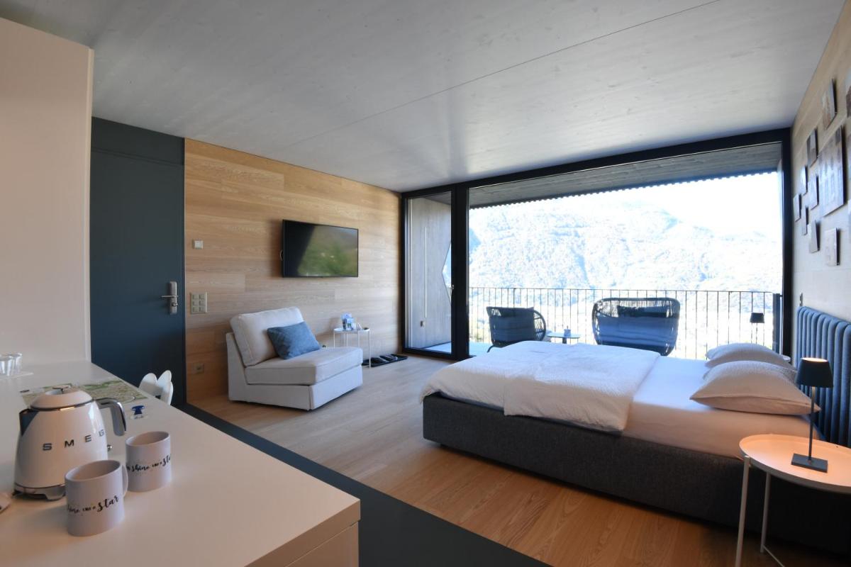 The Window - Housity