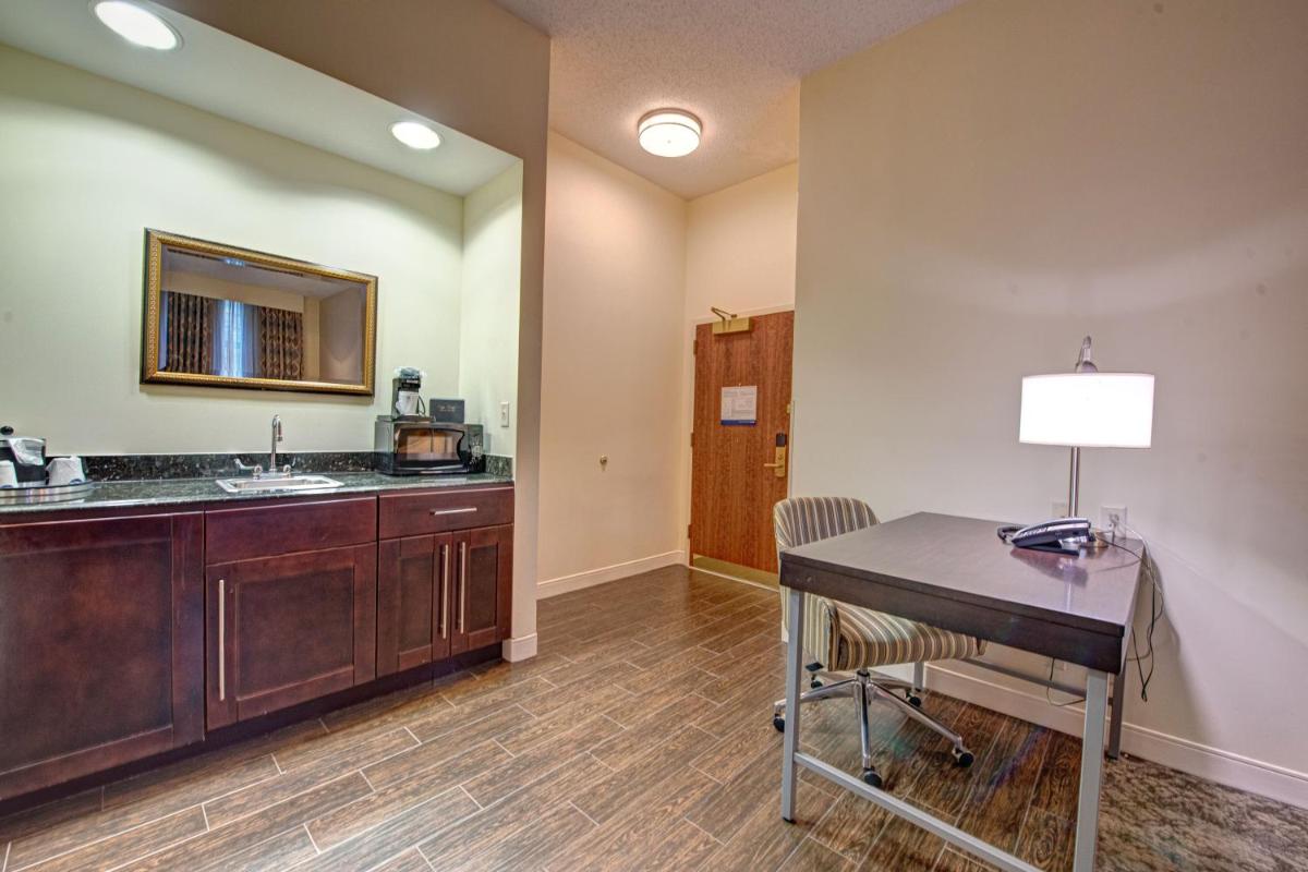 Hampton Inn & Suites By Hilton - Rockville Centre - Housity