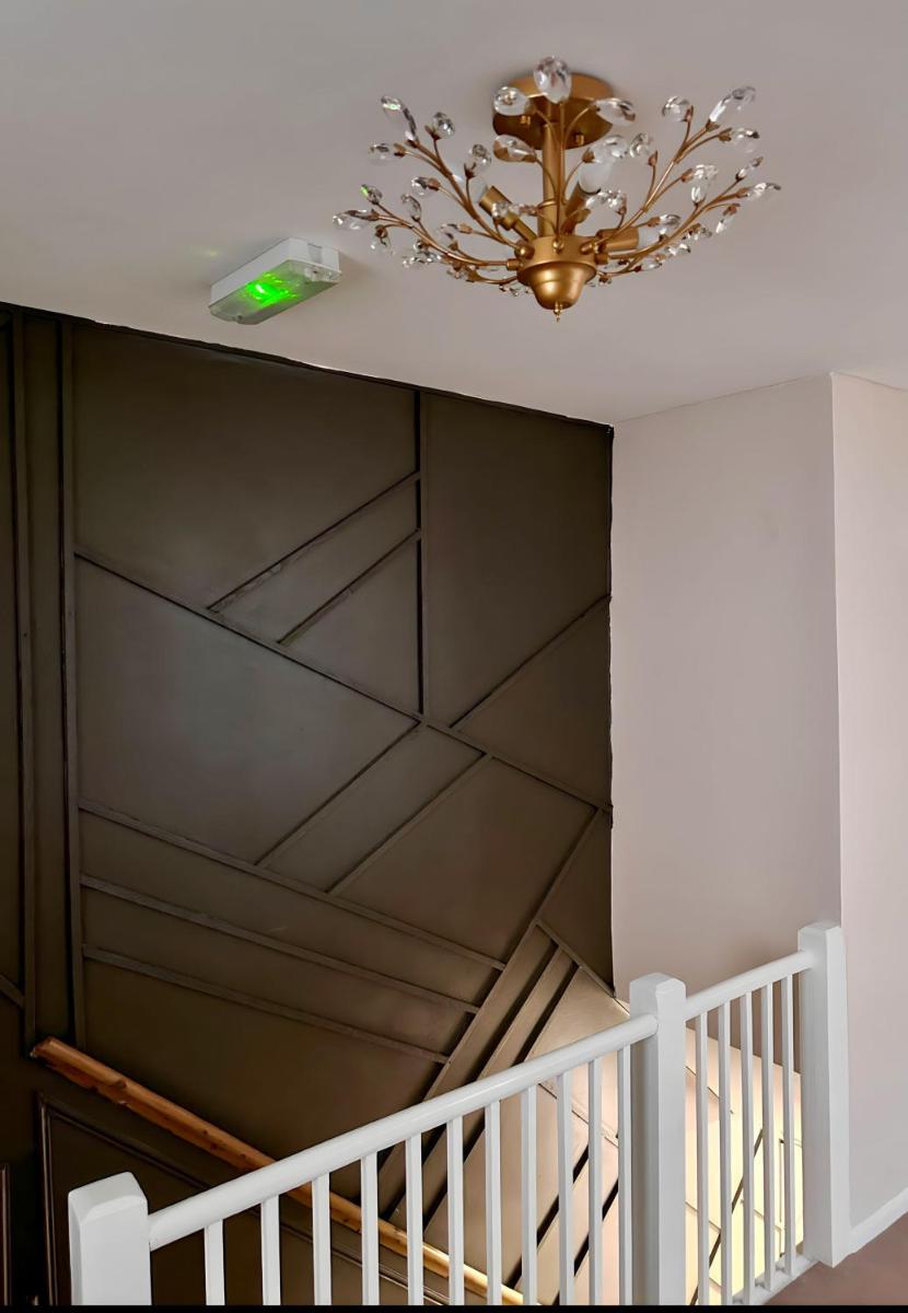 Vibrant comfort (Suitable for Contractors,ShortStays and LongStays) - Housity