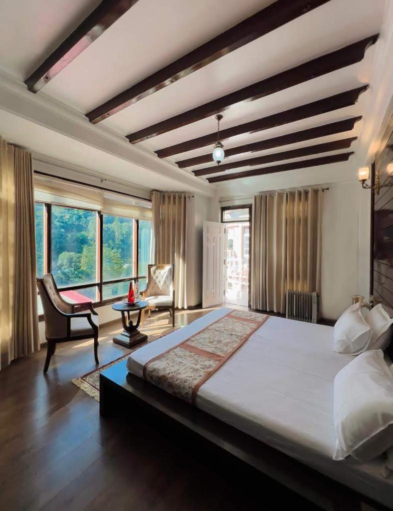 Suitetrails - 7 oak sanjauli Bed&Breakfast
