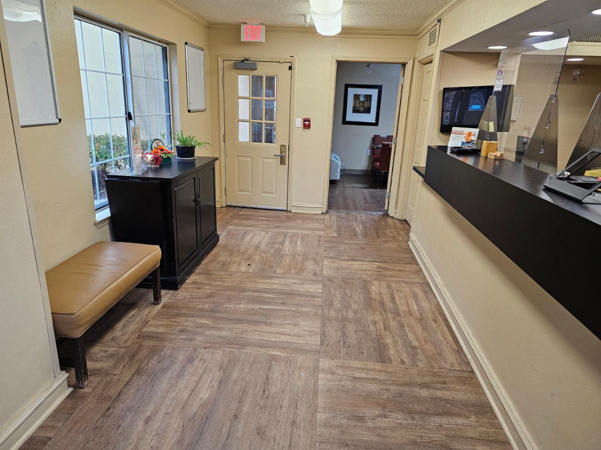 Suburban Studios Raleigh - Crabtree Valley - Housity