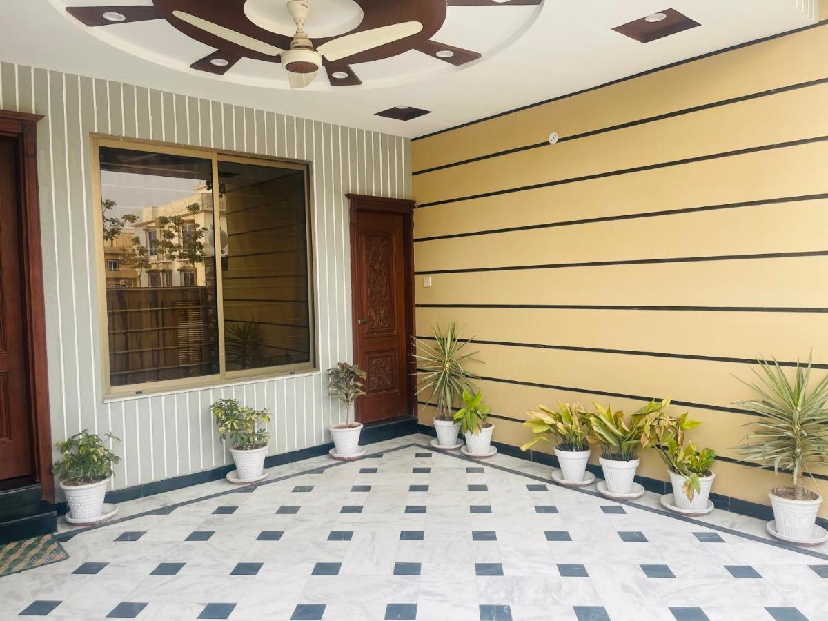 Britannia House near Islamabad International Airport and Motorway - Housity