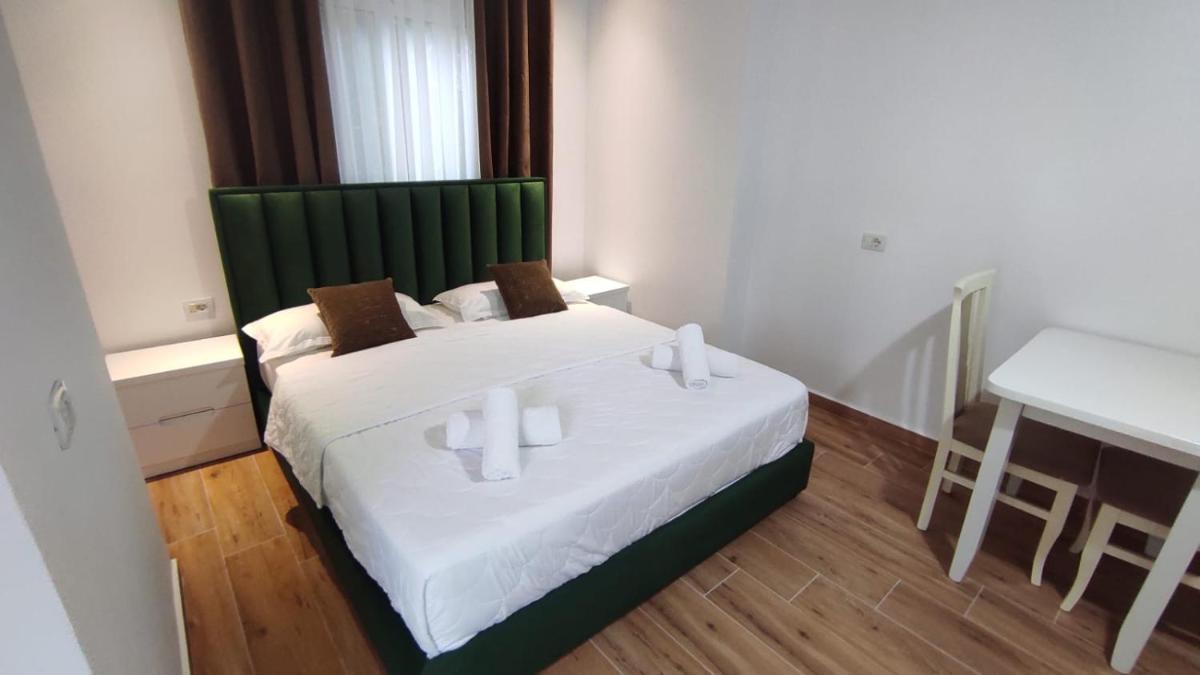 Four Seasons Apartments - Housity
