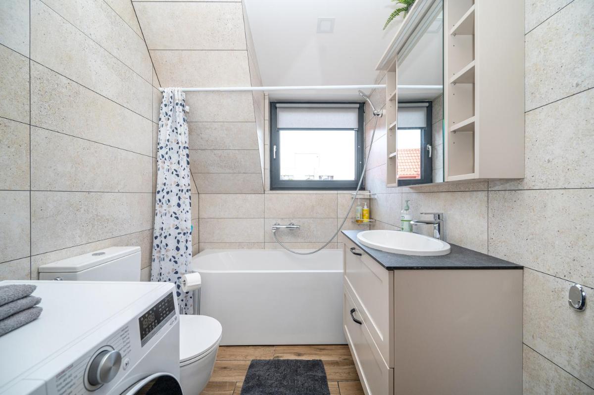Cozy Central Attic SELF Check In - Hizvo