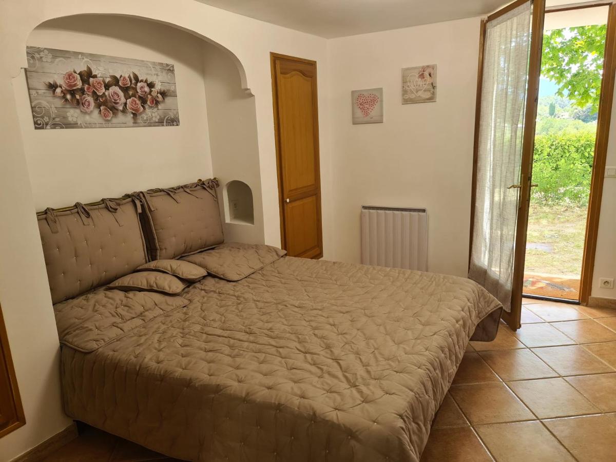 Studio Romance - Housity