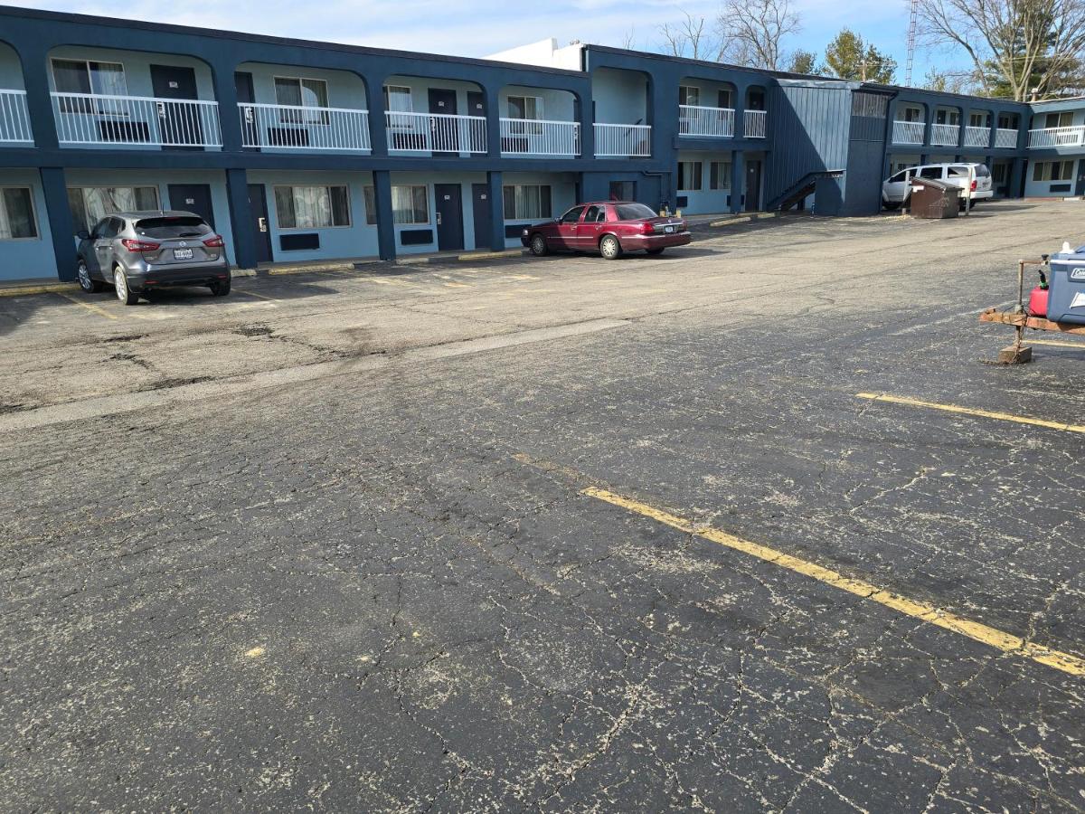 Richmond Inn and Suites - Housity