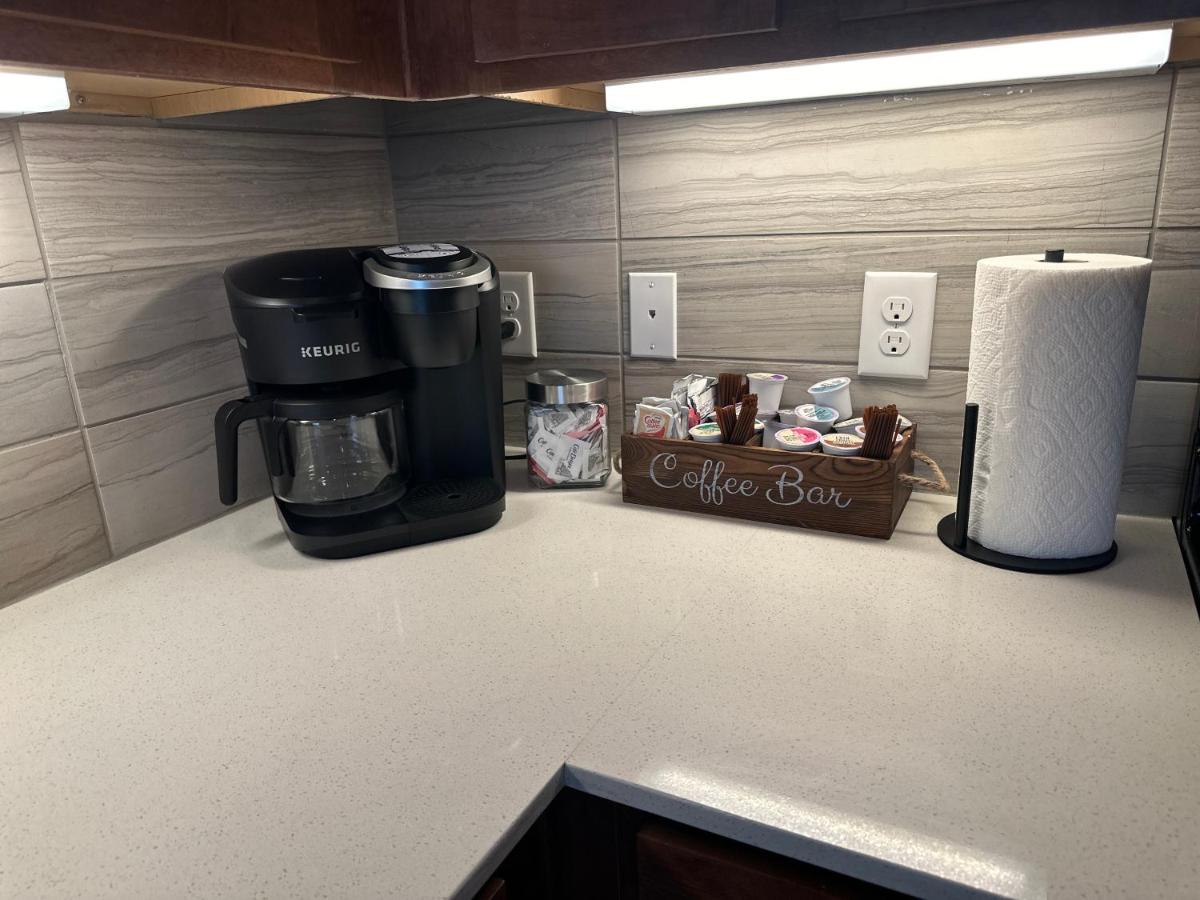 Downtown Houston Cozy Queen Suite - Housity