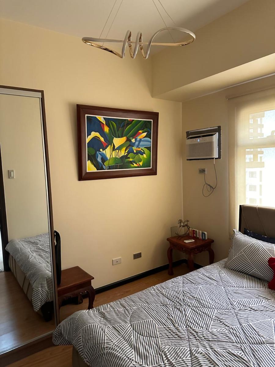 Suitetrails - BEST VALUE ECondo at RADIANCE MANILA BAY near Airport, Star City, PICC, MOA