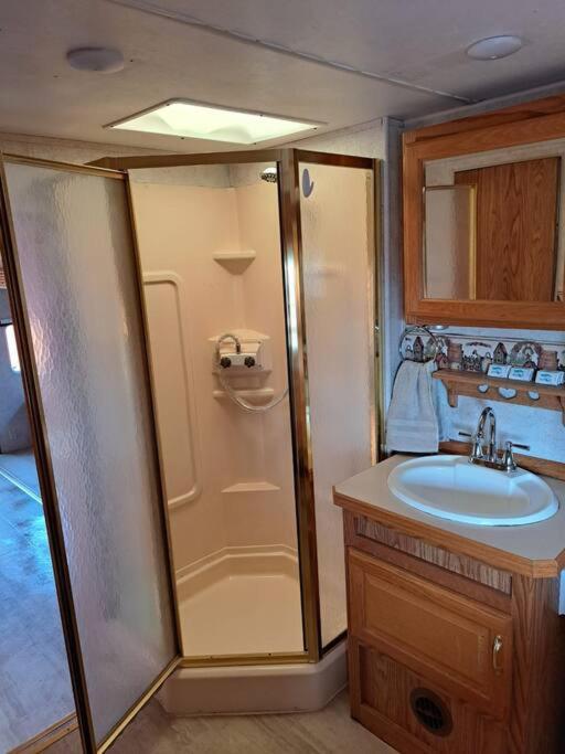 Sunset Trailer Park RV # 3 - Housity