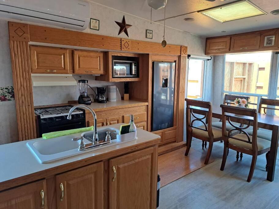 Sunset Trailer Park RV # 3 - Housity