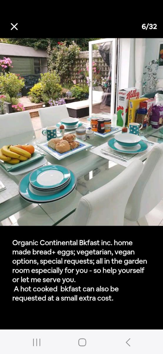 Homestay, Upmarket, Wimbledon & Southfields; beside tube; (20 mins to centre) walk to Tennis : - Housity