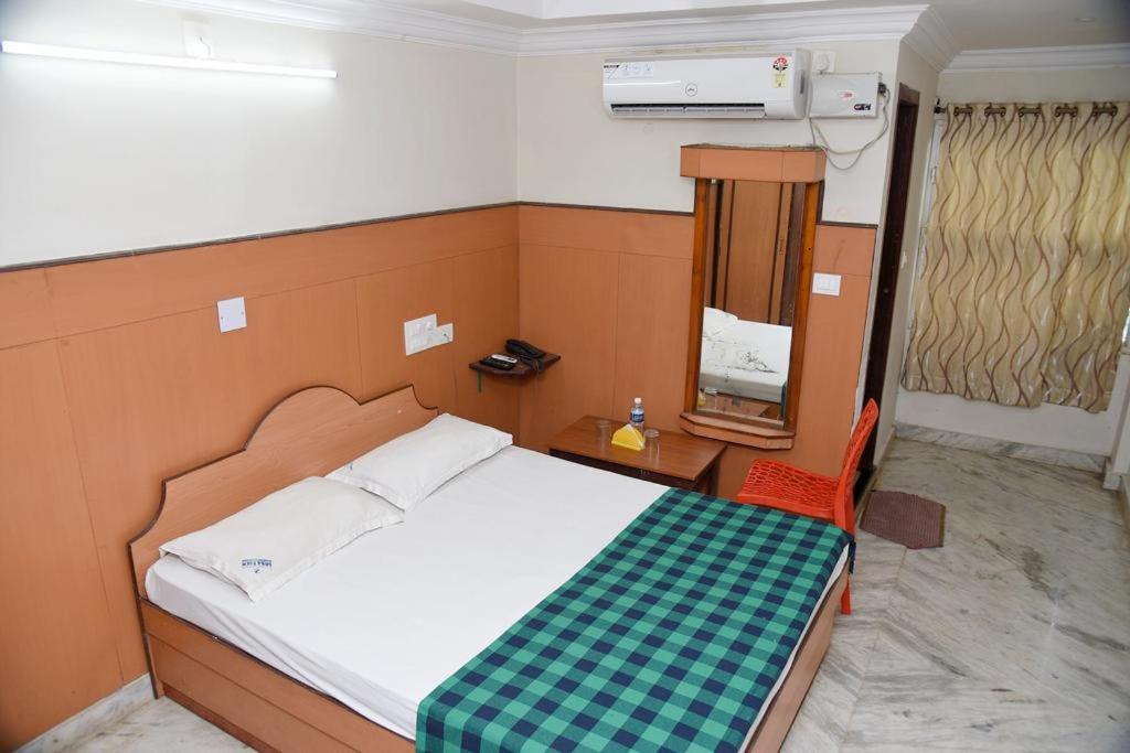 HOTEL LAKE VIEW - Housity