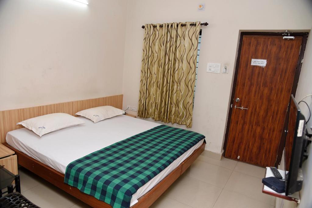 HOTEL LAKE VIEW - Housity