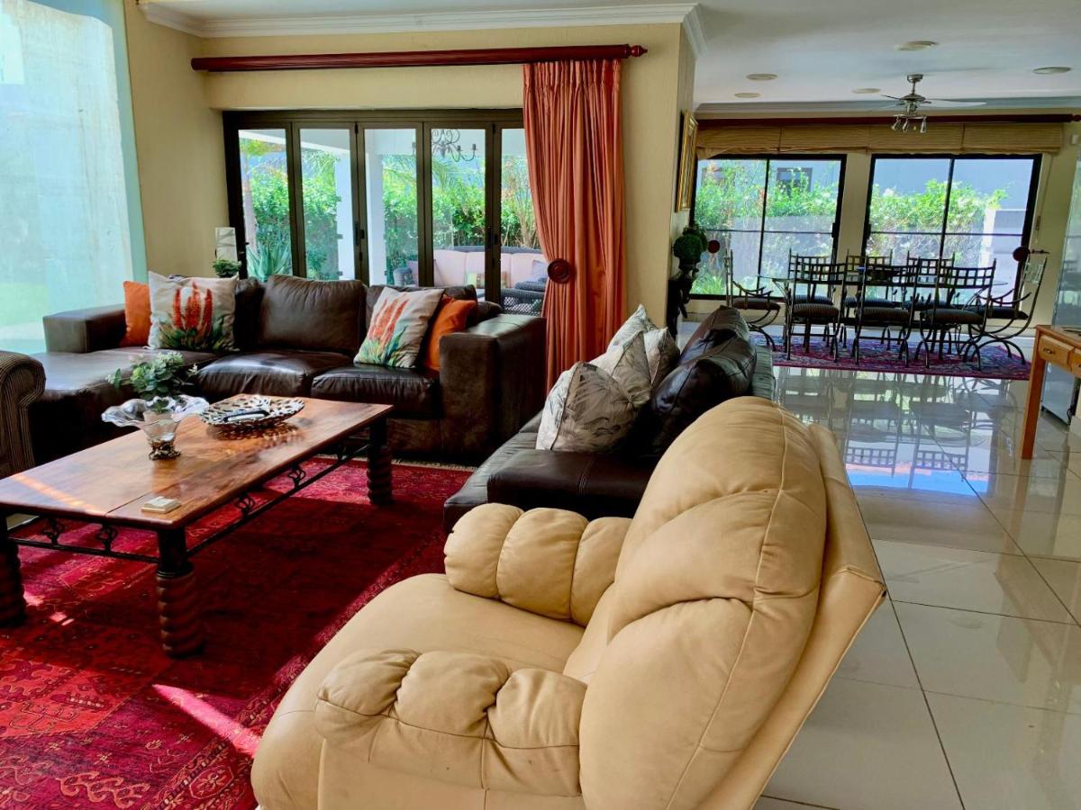 Westlake Waterfront Villa - Entire Villa - Housity