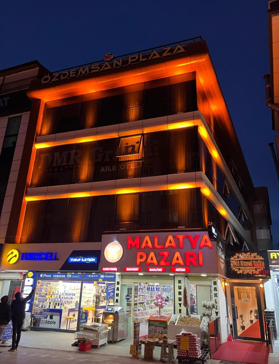 DMR GRAND Family Airport Hotel - Housity