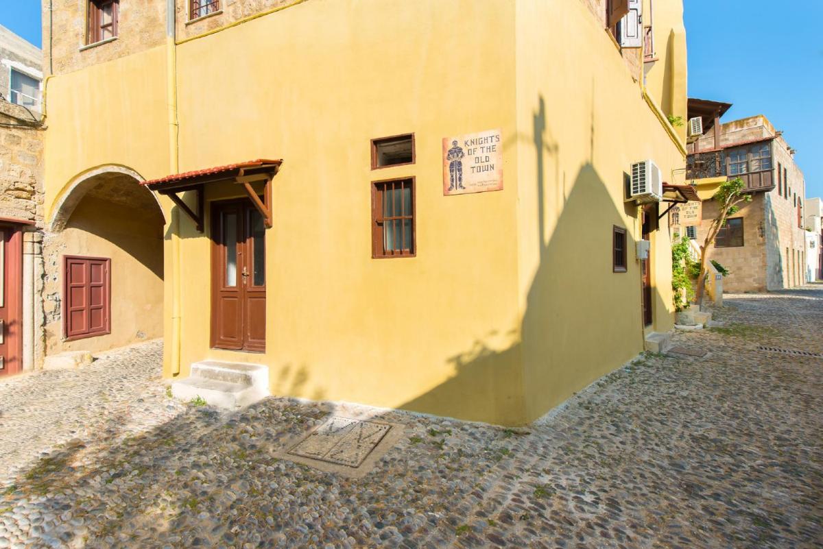 Knights Of Old Town - Housity
