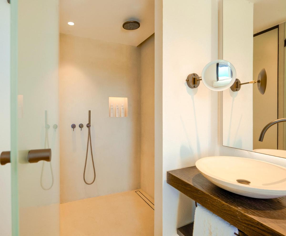 Un baño de La Zambra Resort Mijas - Marbella - The Unbound Collection by Hyatt