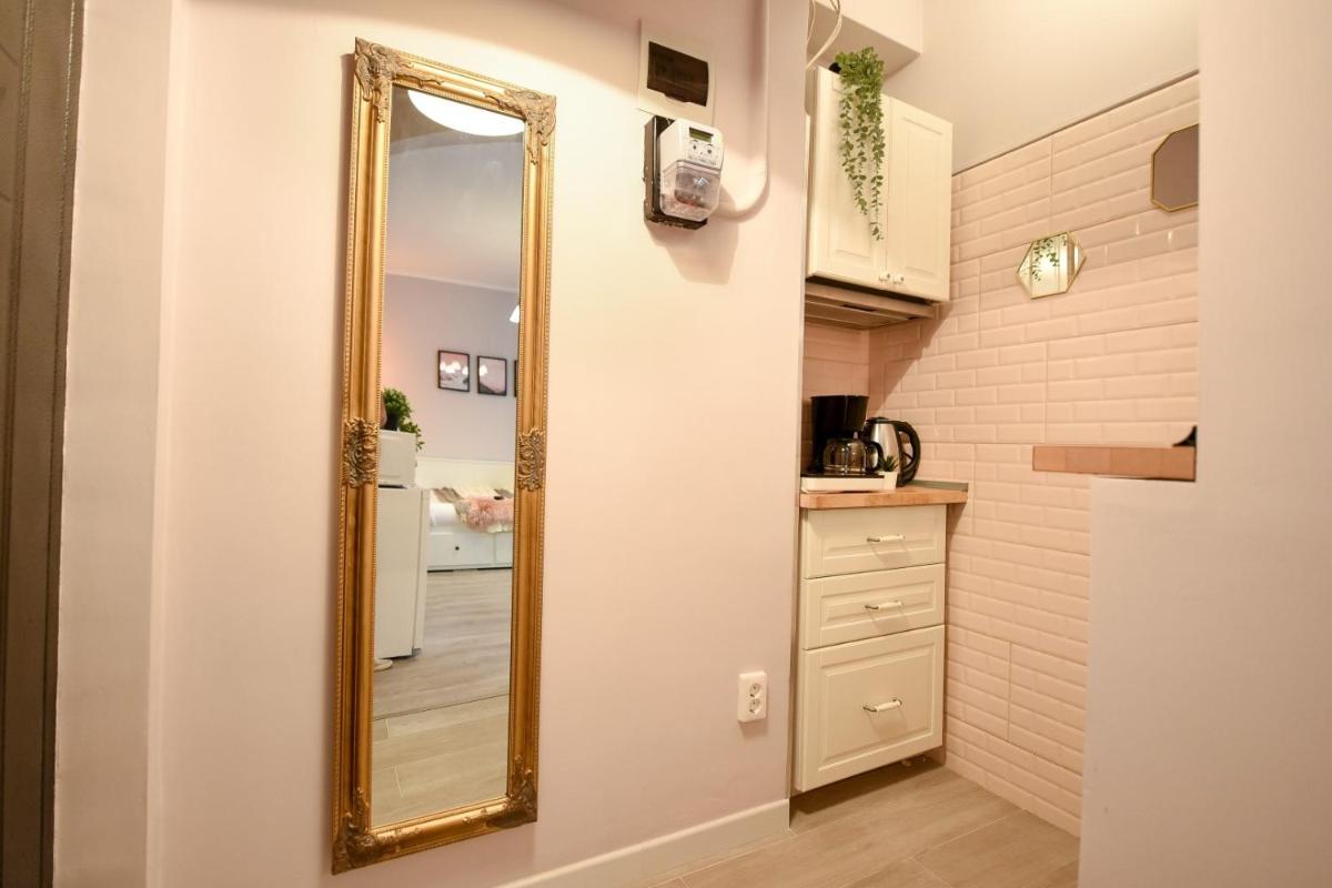 Bucharest's Heartbeat - Cozy Studios on Smardan Street - Housity