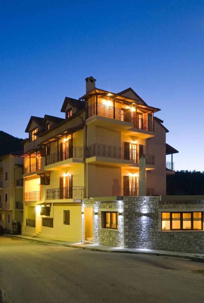 Suitetrails - Kalavrita Krinides Apartment and Attics