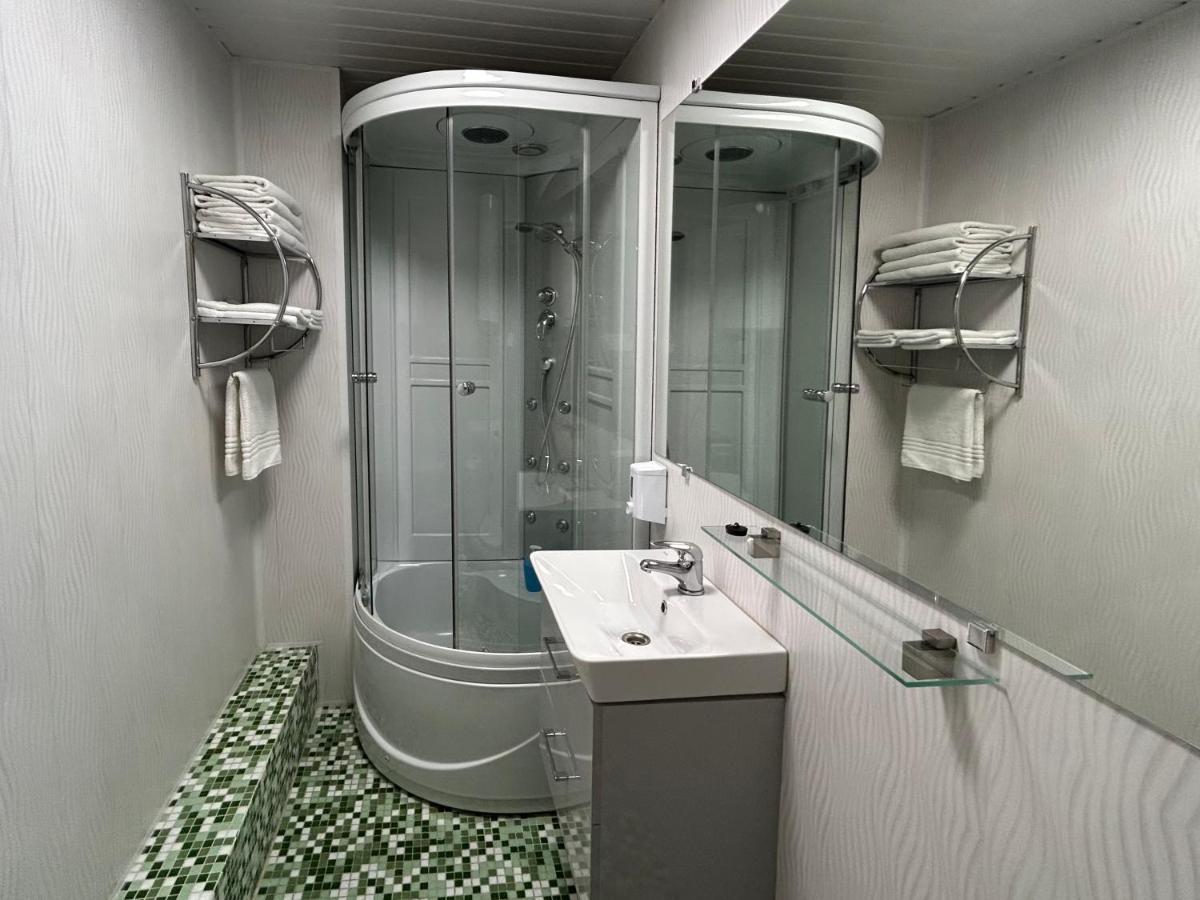 A1 apartments with free parking - Housity