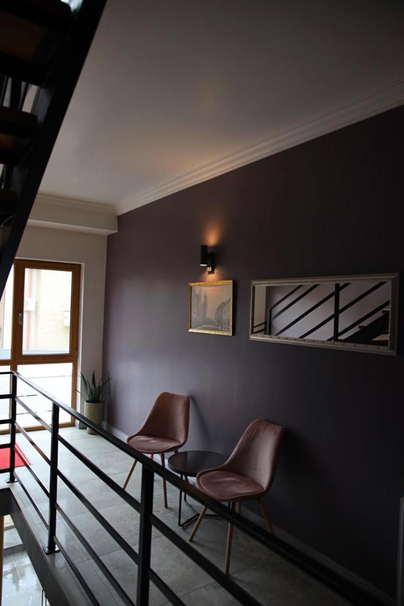 English House - Housity
