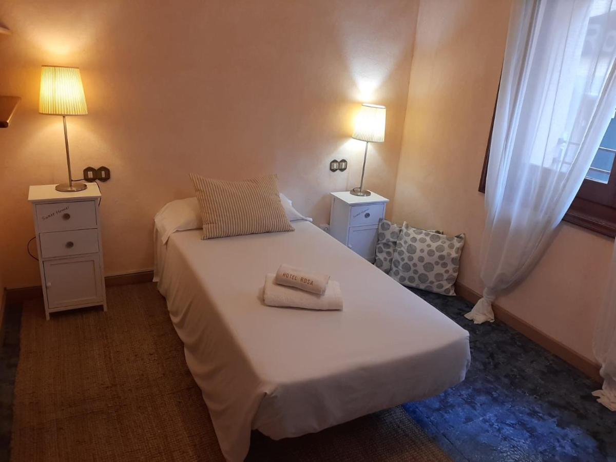 Cama o camas de una habitación en Hotel Rosa & Spa Begur