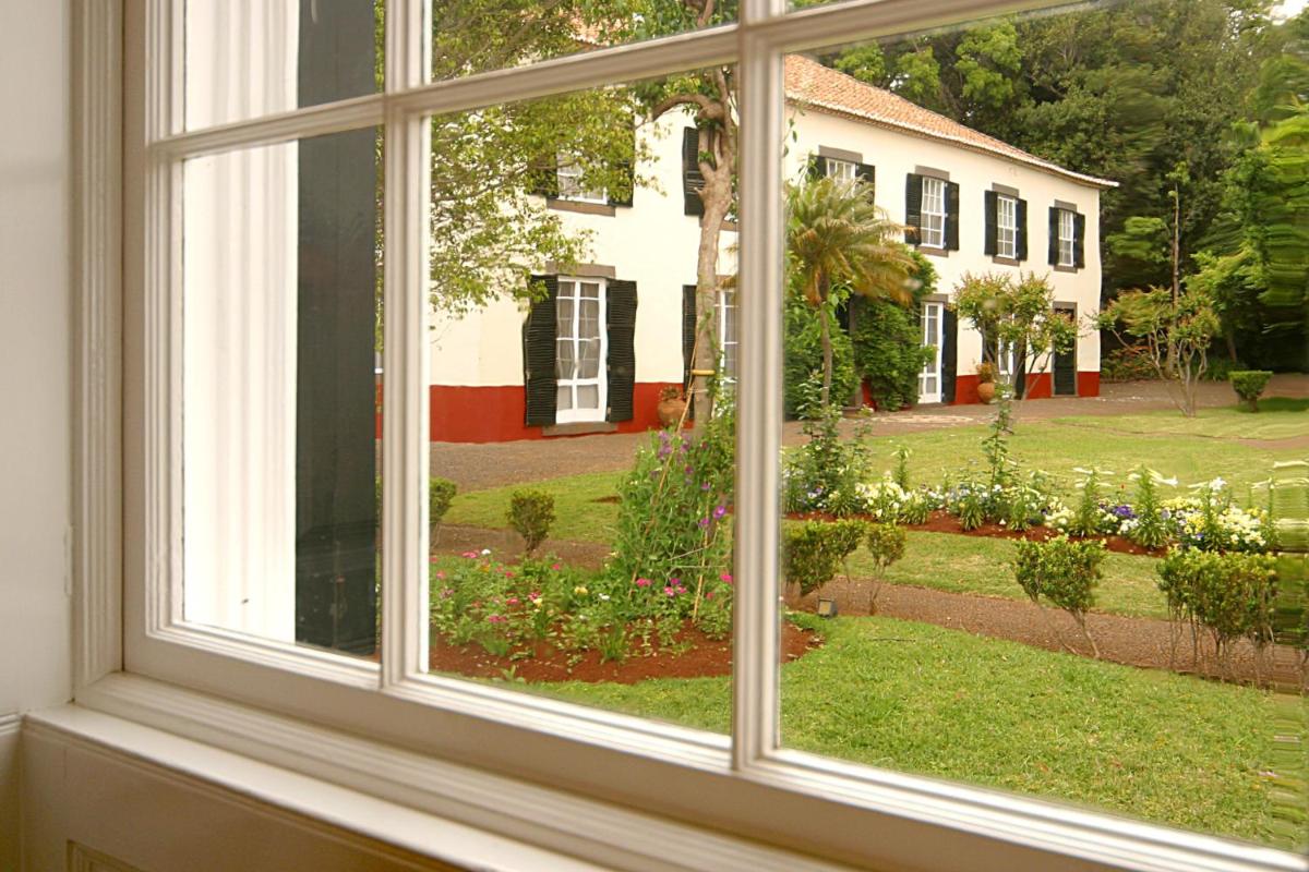 Um jardim no exterior de Quinta da Bela Vista
