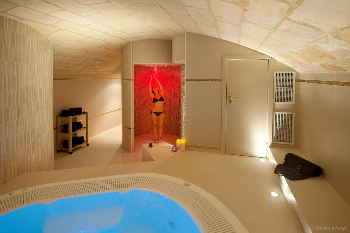 Salle de bains dans l'établissement Hôtel de Sèze & Spa Bordeaux Centre