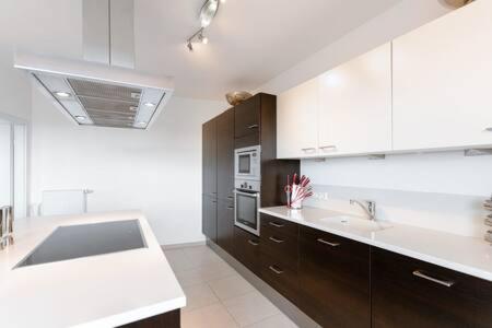 Modern 2BR Apt in Sandweiler with Terrace - Housity