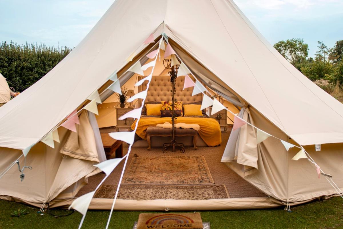 The Follies Glamping - Housity
