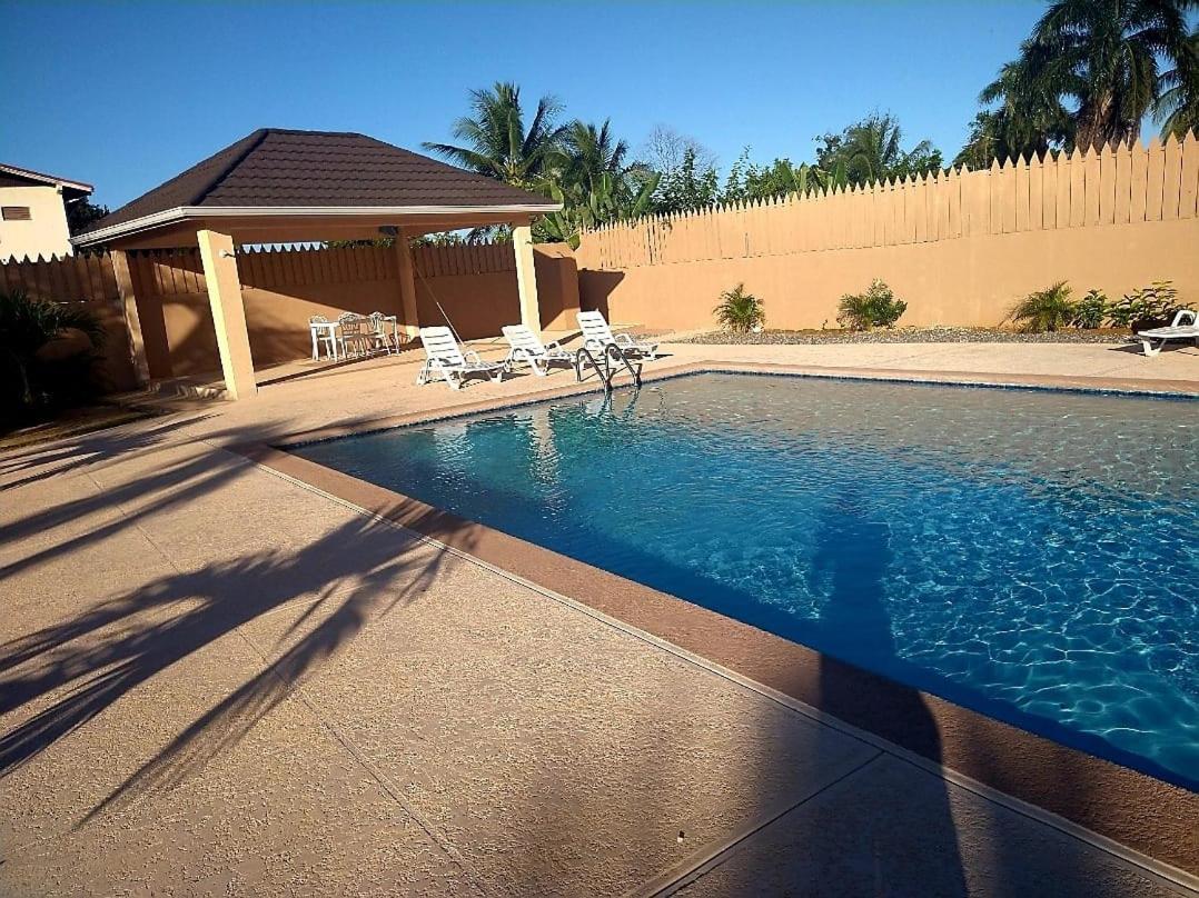 5 Min from Dunn River Fall 2 Bedroom Townhome Pool Balcony - Housity
