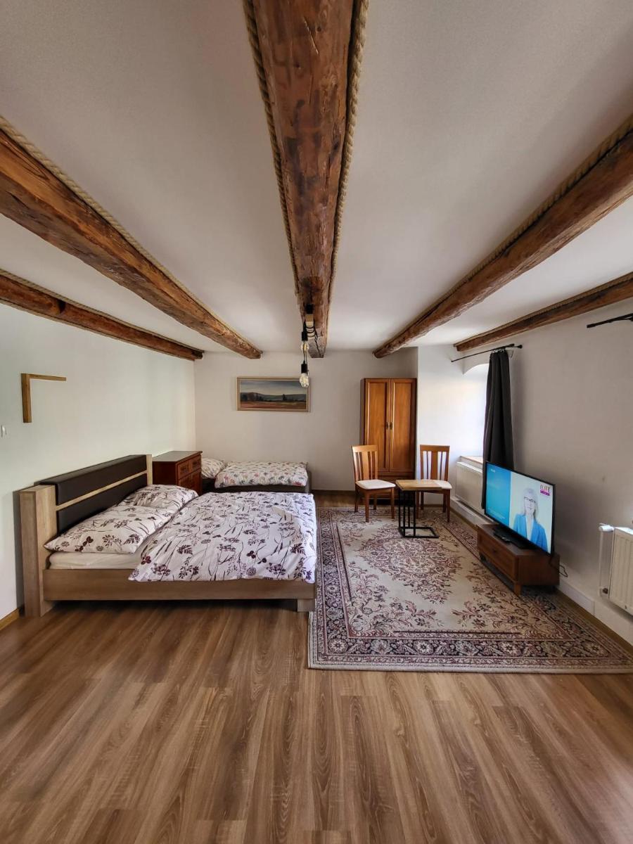 Penzión Velická vináreň - Housity